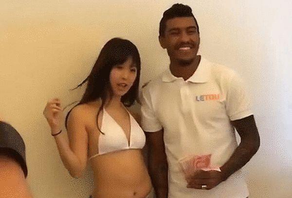 这种苦大仇深却永葆赤子之心的设定，实则是阿汤哥本人的银幕镜像——从运动员到演员，他将对身体掌控力的极致追求注入角色，让伊森·亨特成为“拒绝衰老的符号”。