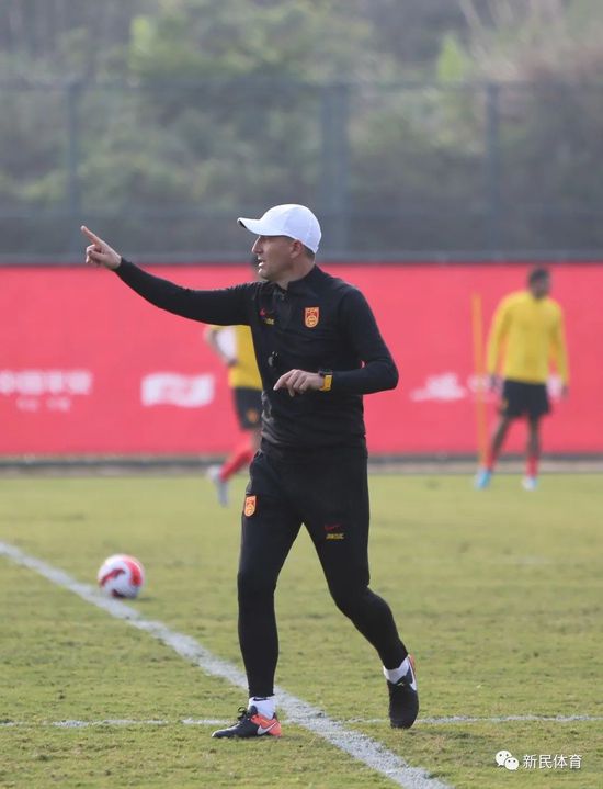 熊黛林、徐子珊、张亮等明星担任颁奖嘉宾。