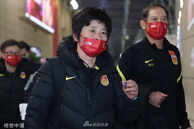 这种文化符号的运用，不仅赋予影片深刻的文化内涵，也让观众在欣赏故事的同时，感受到新疆多元文化的独特魅力。