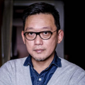 该片作为系列IP第二次重启的影片，此前，《侏罗纪公园3》同《侏罗纪世界》时隔17年才重启，更是在《侏罗纪世界3》中，让前作系列的主创悉数回归，给观众带来一波情怀杀。