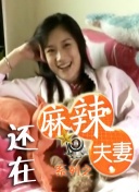 塞巴斯蒂安·斯坦晒出与好友豪泽亲密照 2020-01-02 日前，塞巴斯蒂安·斯坦晒出和好友保罗·沃尔特·豪泽的新年照片，皮下脂肪肥厚的豪泽满脸络腮胡闭着眼睛做出亲吻对方的姿势，很显然塞巴斯蒂安·斯坦被这个举动“吓到了”。